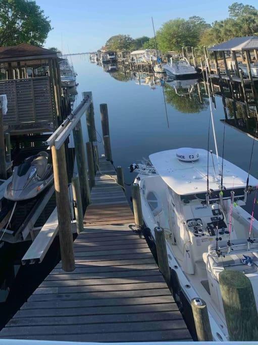 Exclusive Canal Home & Dock In Gulf Breeze Bagian luar foto