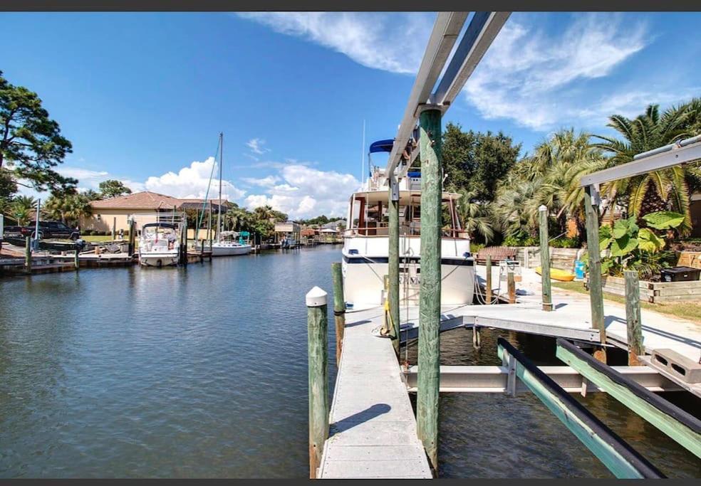 Exclusive Canal Home & Dock In Gulf Breeze Bagian luar foto